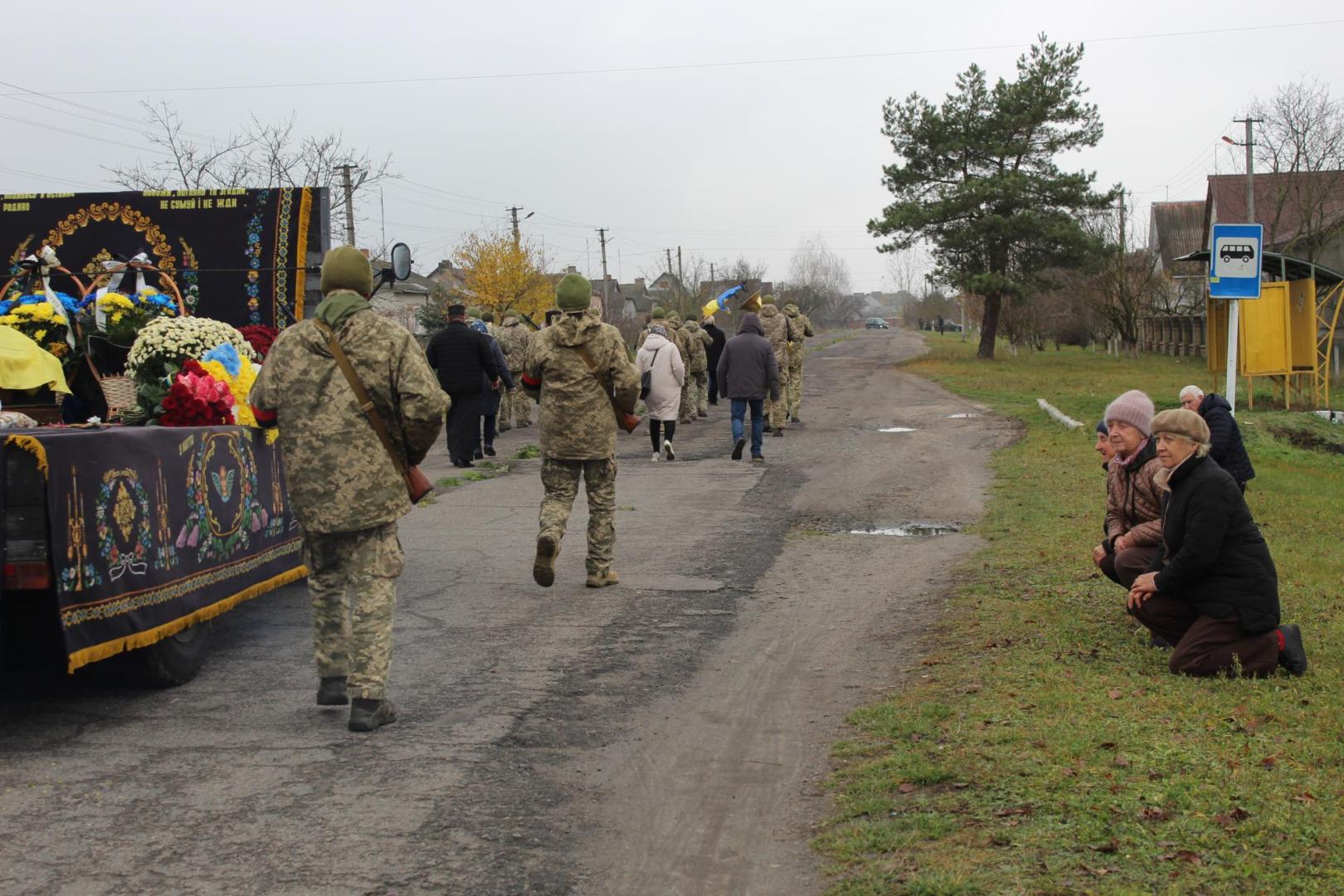 Завтра йому мало виповнитися 55 років: на Волині попрощалися із захисником Василем Савичем