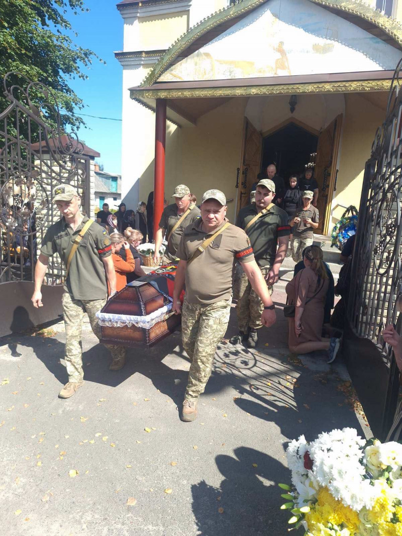 «Повернувся з-за кордону, щоб захищати Україну»: на Волині попрощалися з 27-річним Героєм Богданом Денисюком