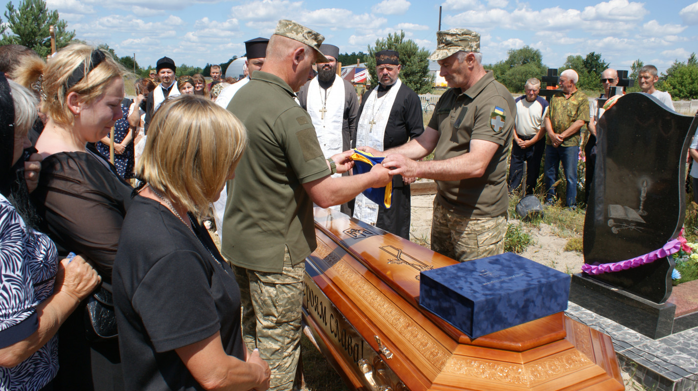 «За його голову окупанти обіцяли винагороду»: на Волині попрощалися з легендарним розвідником Віктором Зенцом