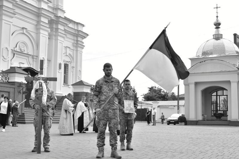 Загинув ще у березні минулого року: в Луцьку попрощалися з Героєм Ігорем Дуплієм. Фото