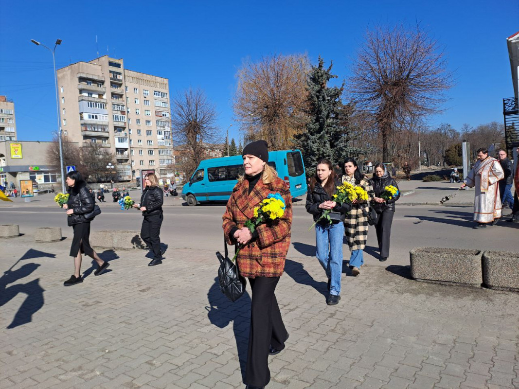 Мав приїхати у відпустку, а повернувся навіки «на щиті»: на Волині попрощалися з Героєм Олександром Маслом