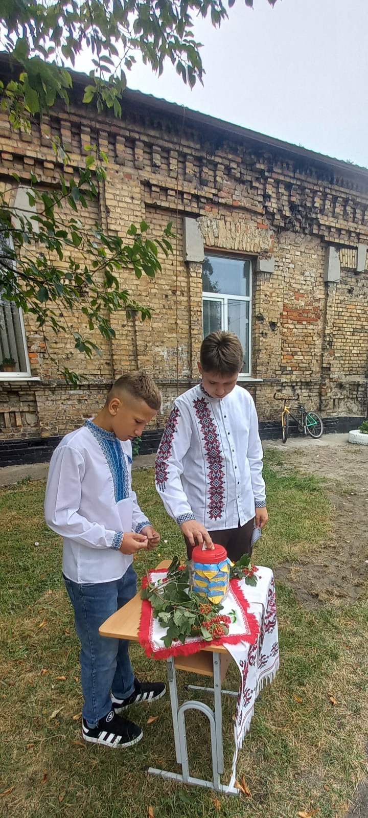Замість квітів – донат на підтримку ЗСУ: як у Ковельській громаді відзначили День знань