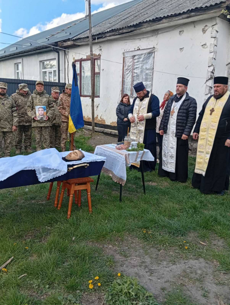 Навіки 41: на Волині попрощалися з ветераном війни Михайлом Сютриком