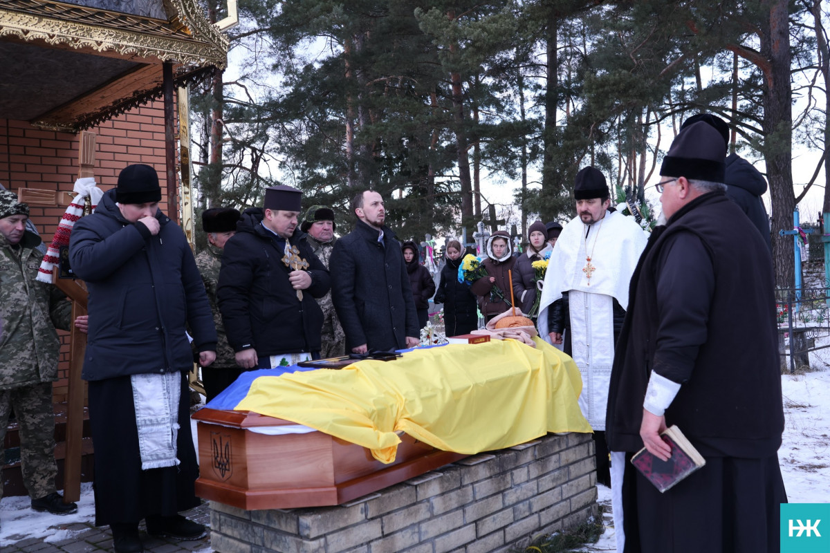 Без батька залишилися п'ятеро дітей: на Волині в останню путь провели Героя, який вважався безвісти зниклим