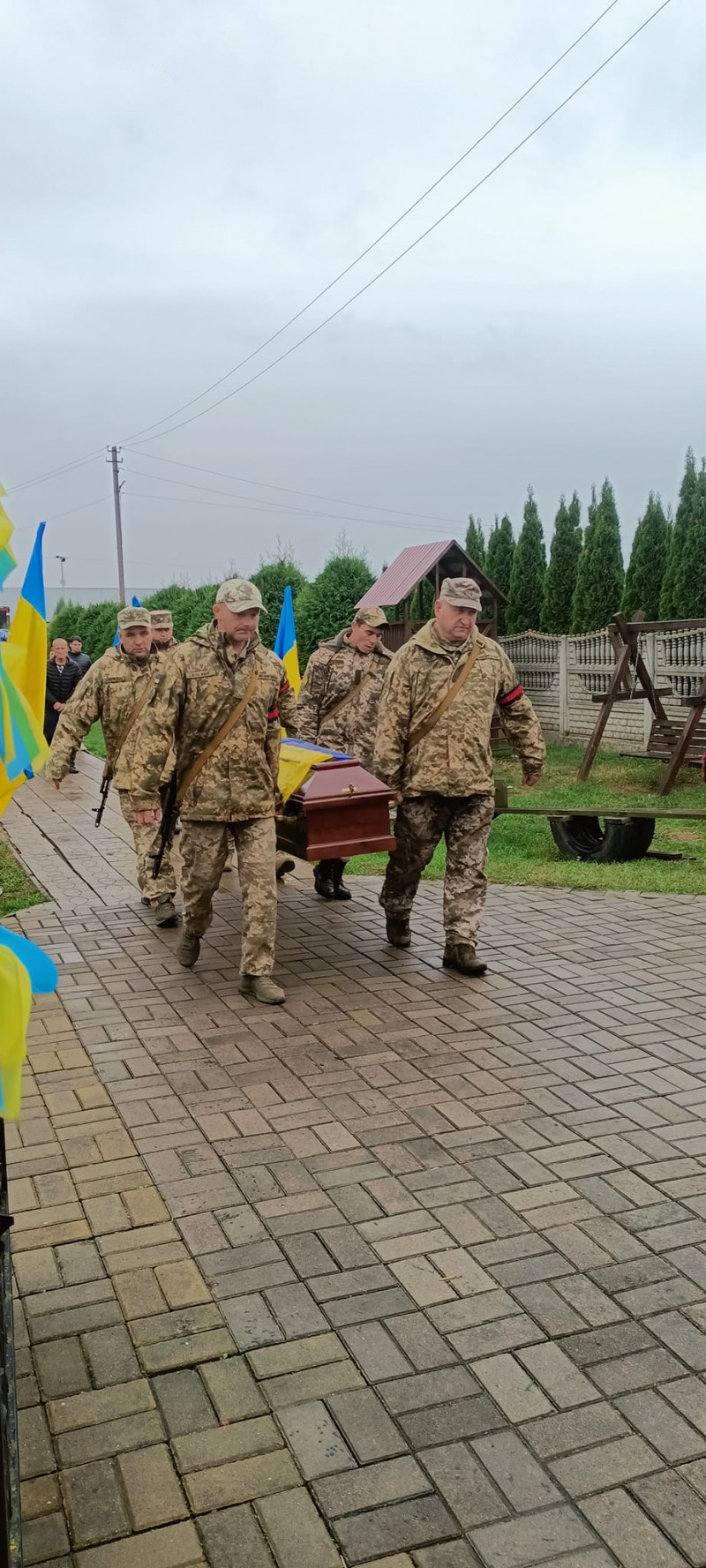 Без батька залишилося четверо дітей: на Волині попрощалися з Героєм Віталієм Сюрхою, який понад рік вважався зниклим безвісти