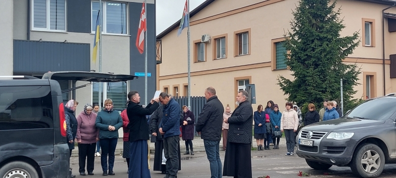Загинув внаслідок удару FPV-дроном: волиняни попрощалися із загиблим Героєм Сергієм Семчуком