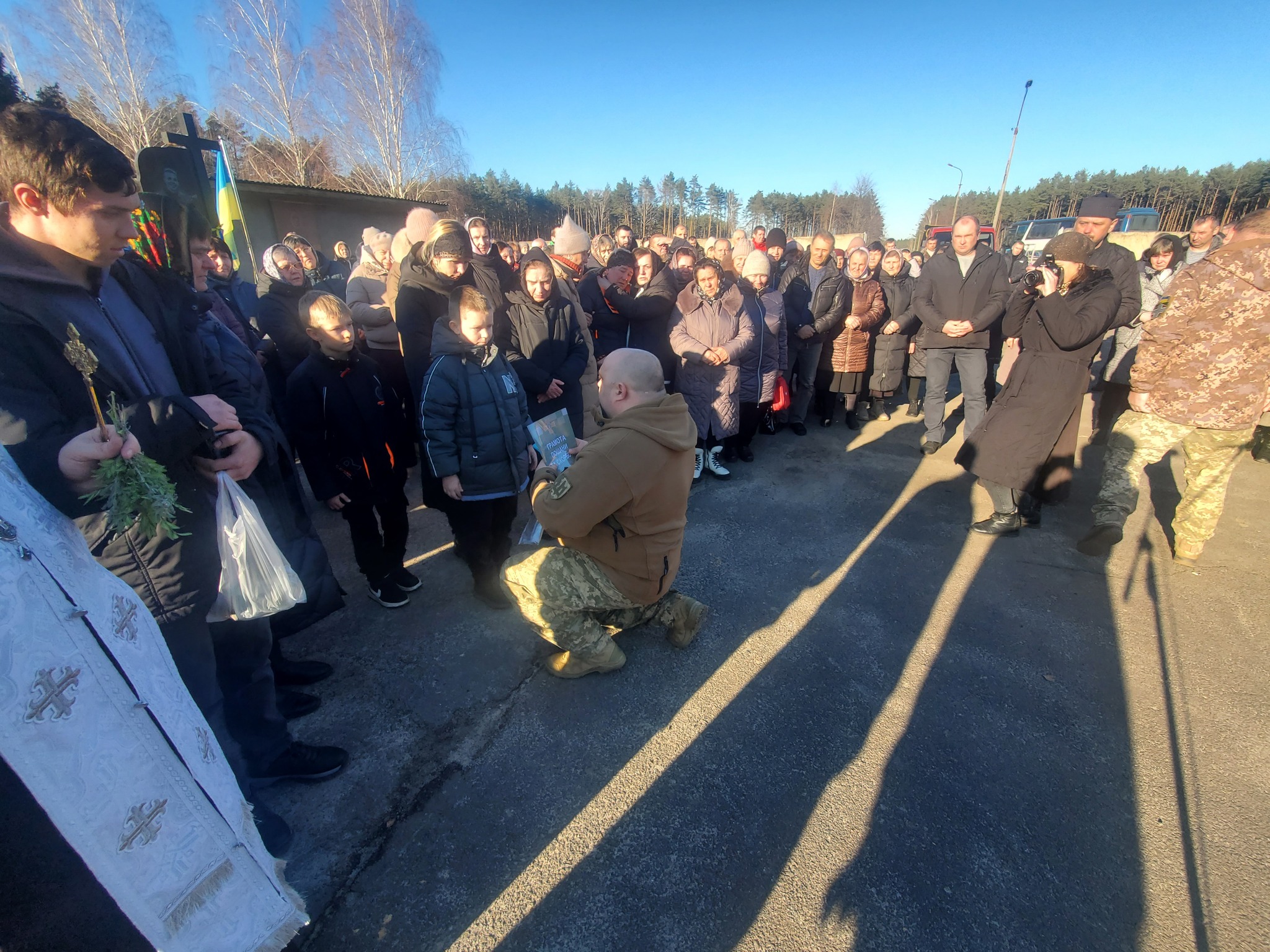 Більше року вважався безвісти зниклим: на Волині в останню дорогу провели 40-річного Героя Анатолія Семенюка