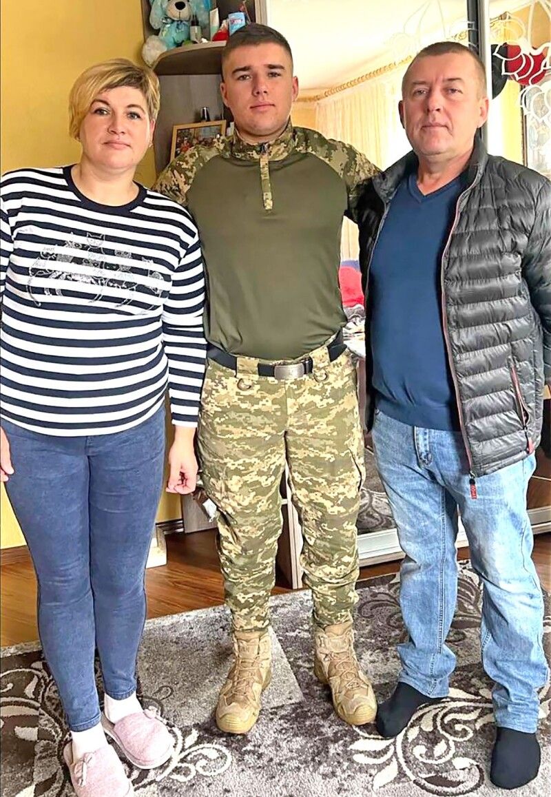 «Рому і ще двох вели в полон. Але не довели...»: воїн-патріот з Волині назавжди залишився 19-річним