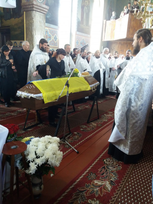 Віддав життя за вільну і незалежну Україну: В останню земну дорогу провели волинського воїна - Андрія Дудіка