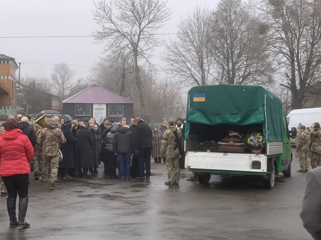 Життя обірвалося від численних травм: на Волині попрощалися із захисником Юрієм Сапіжуком