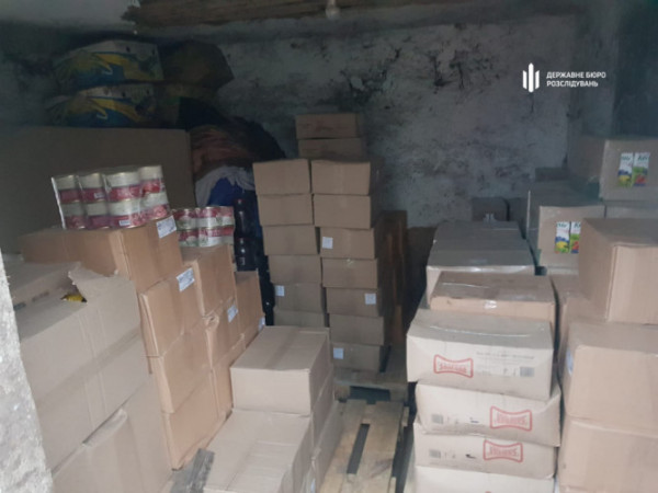 Вилучили 7 тонн тушонок та гроші: на Дніпропетровщині шахраї перепродавали продукти для ЗСУ