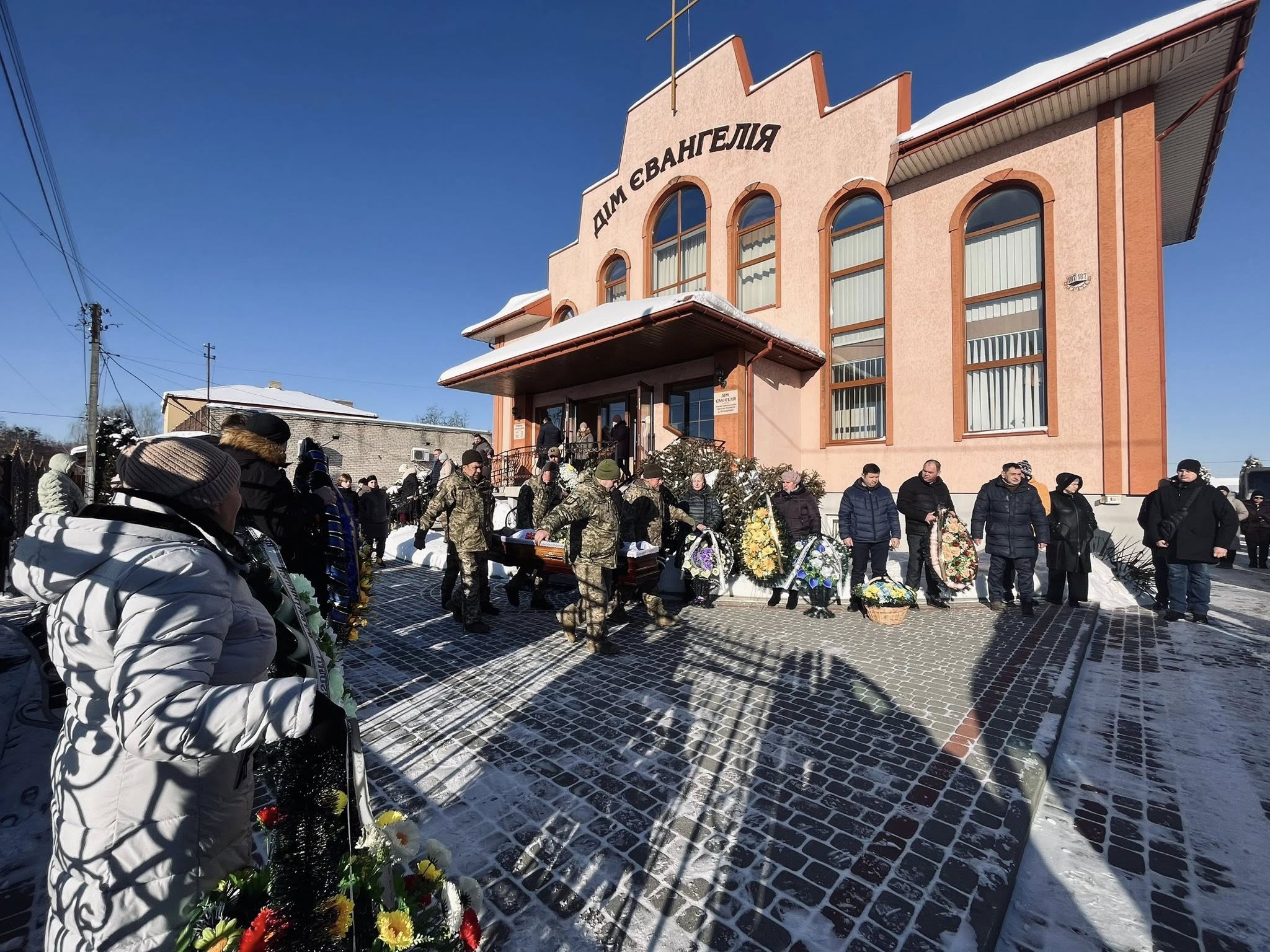 «Був щасливий, що став корисним державі та народу»: на Волині попрощалися з воїном Олександром Ластенком