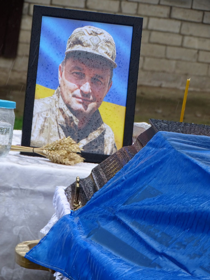 Через майже два роки після загибелі на Волині поховали Героя Валерія Кікавського