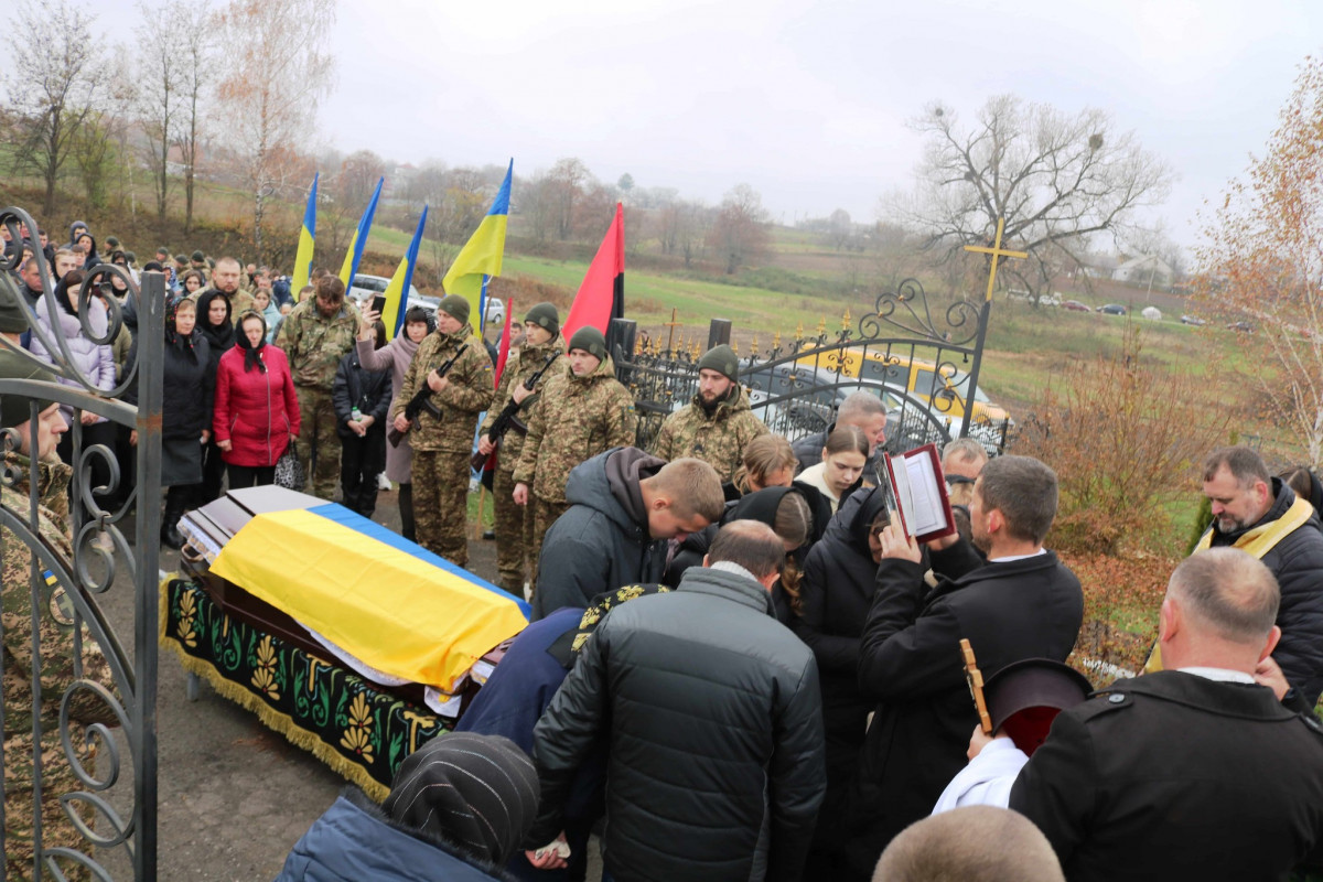 Війна забрала життя батька й сина: на Волині попрощалися з 22-річним спецпризначенцем Назаром Кравчуком