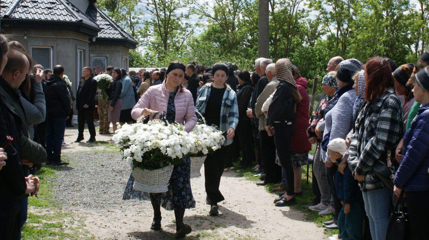 «Врятував побратима ціною власного життя»: на Волині попрощалися з 25-річним Героєм Андрієм Лавренчуком