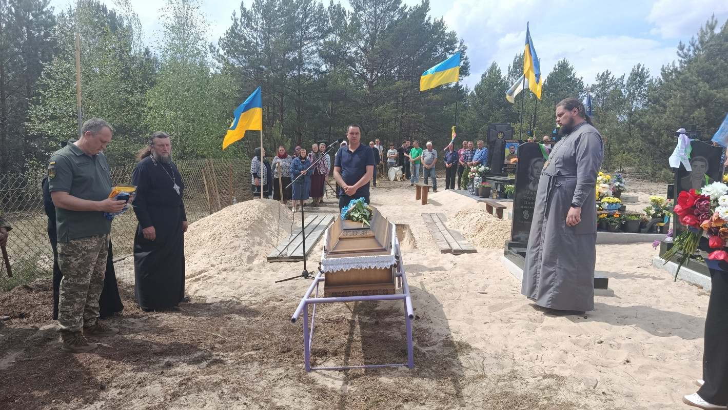 Загинув за день до 46-річчя: на Волині поховали Героя Олександра Басюка