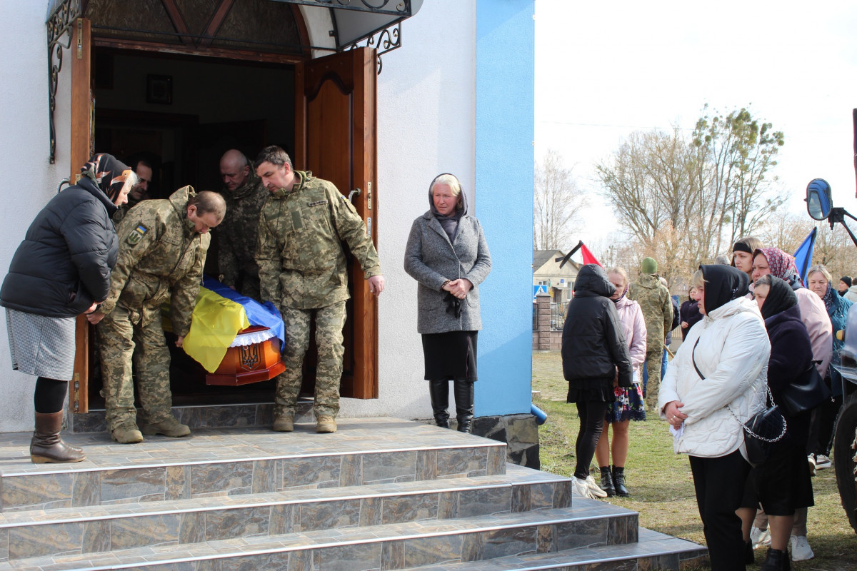 Півтора року невідомості: на Волині попрощалися із загиблим на Курщині Валентином Волошиним