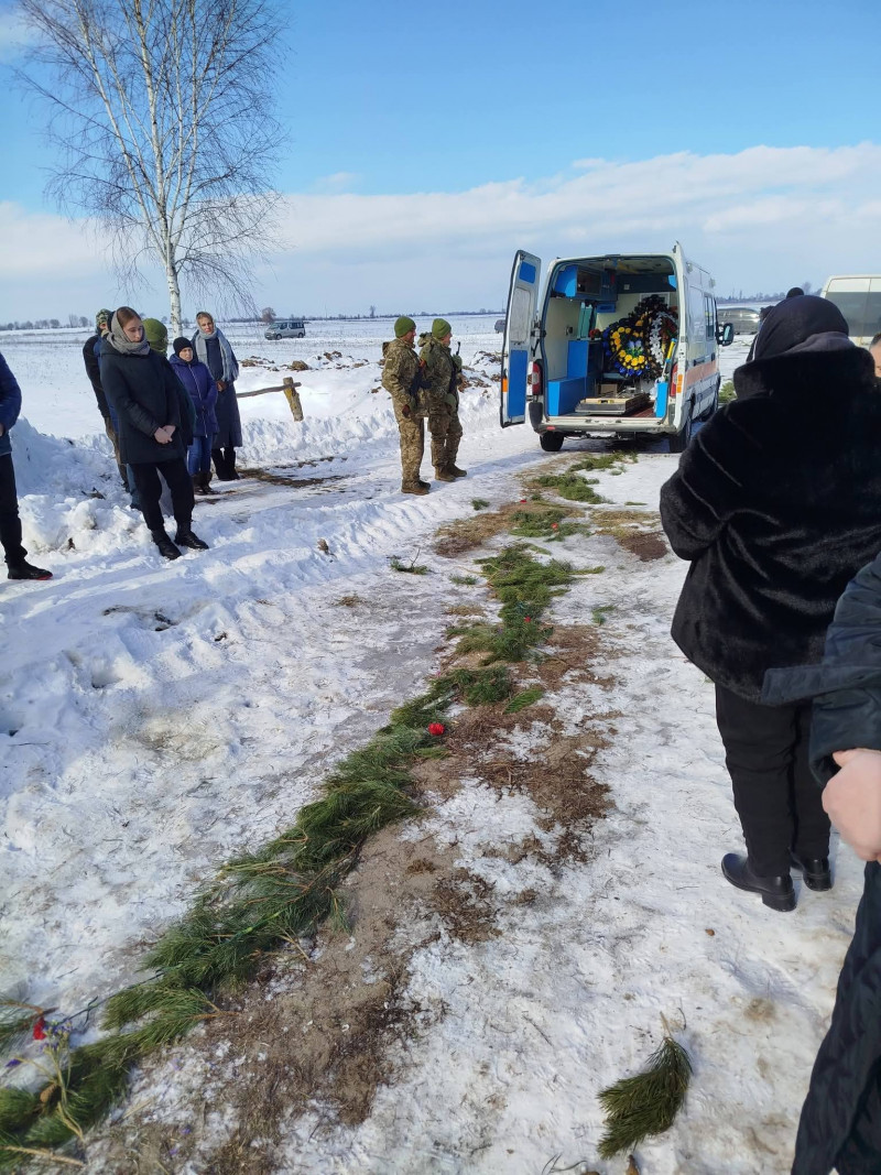 До останнього боровся за життя після важкого поранення: на Волині попрощалися із Героєм, батьком чотирьох синів Олегом Гринюком