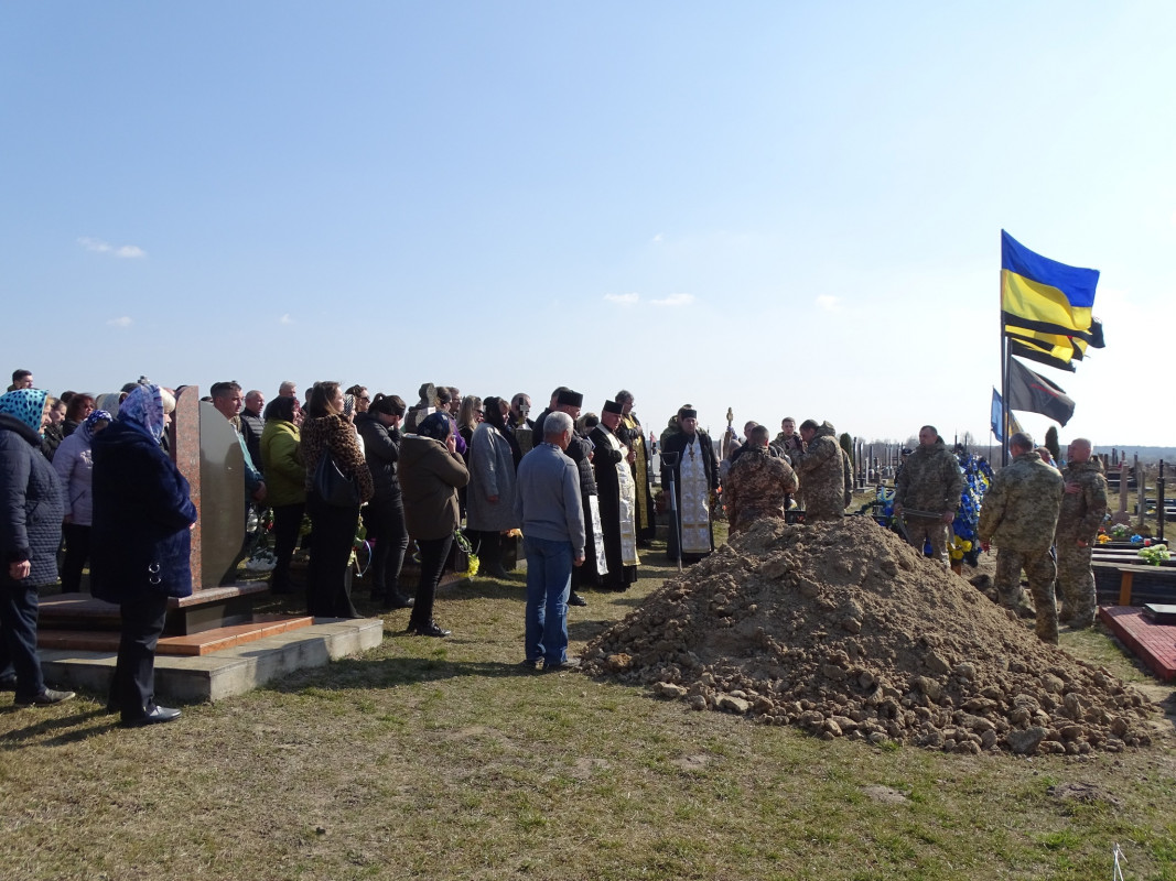 На Волині провели в останню путь Героя Василя Кравчука, який загинув два роки тому