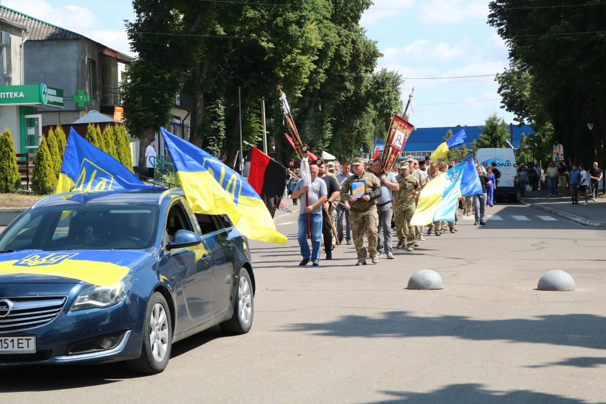 Майже 2 роки рідні жили надією на його повернення: у Луцькому районі поховали Героя Миколу Якубовича