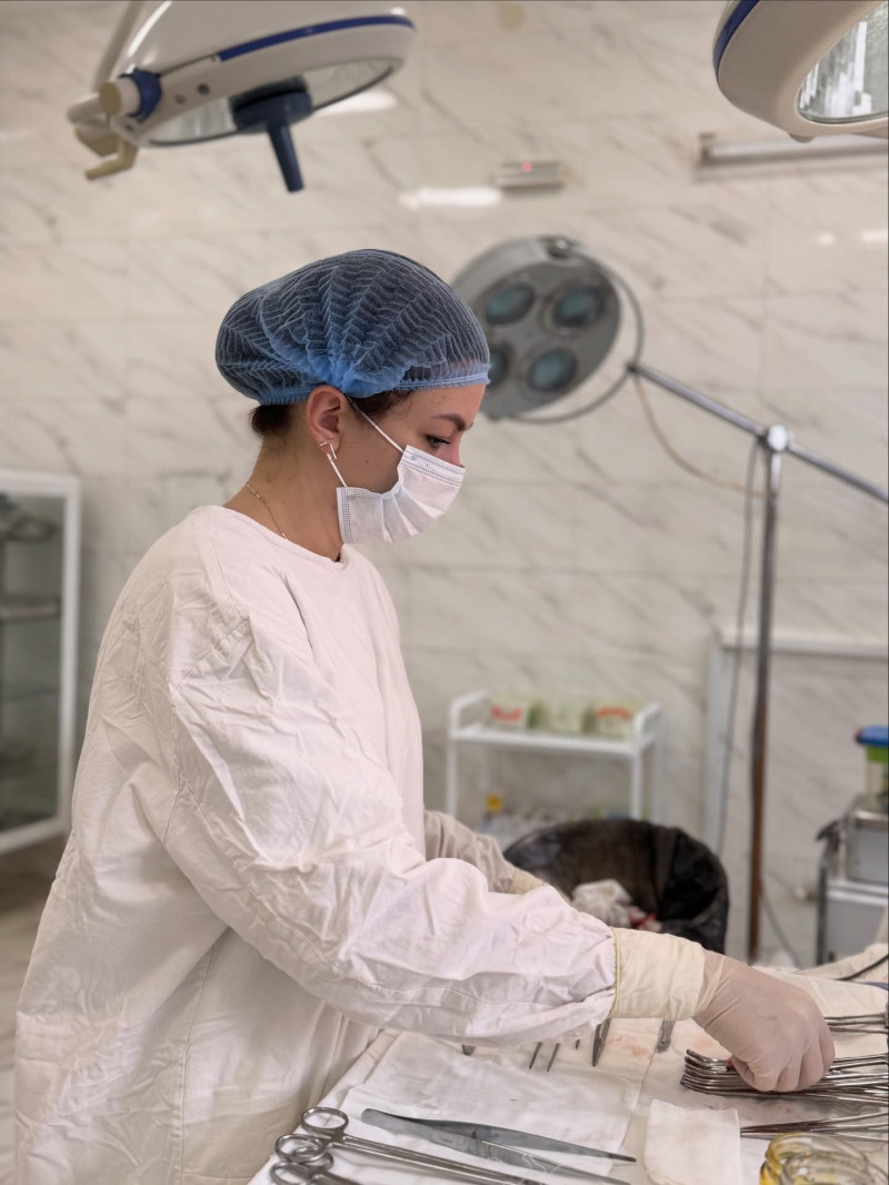 Волинські медики врятували 72-річну пацієнтку з величезною защемленою грижею та некрозом кишківника