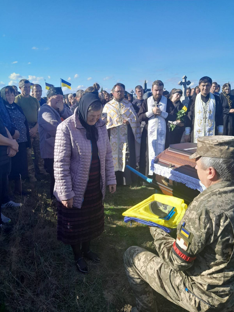 Загинув внаслідок удару ворожим FPV-дроном: у Луцькому районі попрощалися з Героєм Сергієм Близнюком