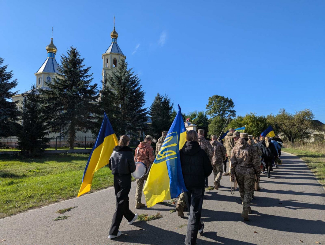 Навіки 24: на Волині в останню дорогу провели молодого Героя Петра Жука. Фото