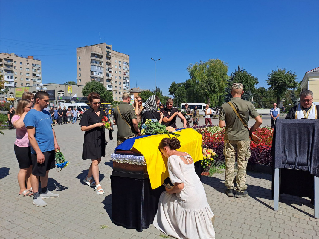 Звістку про загибель Героя рідні отримали у день його народження: на Волині попрощалися із воїном Олександром Резванюком