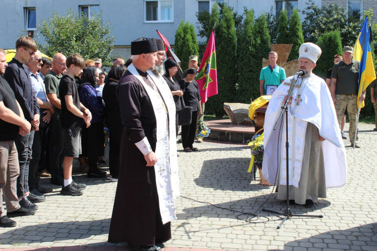 «Він ніколи не жалівся»: волиняни попрощалися із захисником Михайлом Присяжнюком