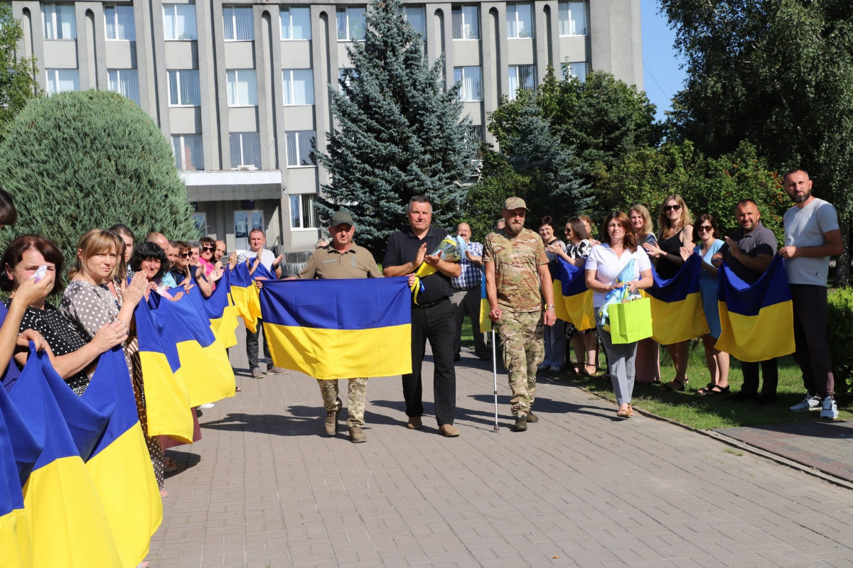 З полону додому: у волинській громаді урочисто зустріли Героя Віталія Березнюка