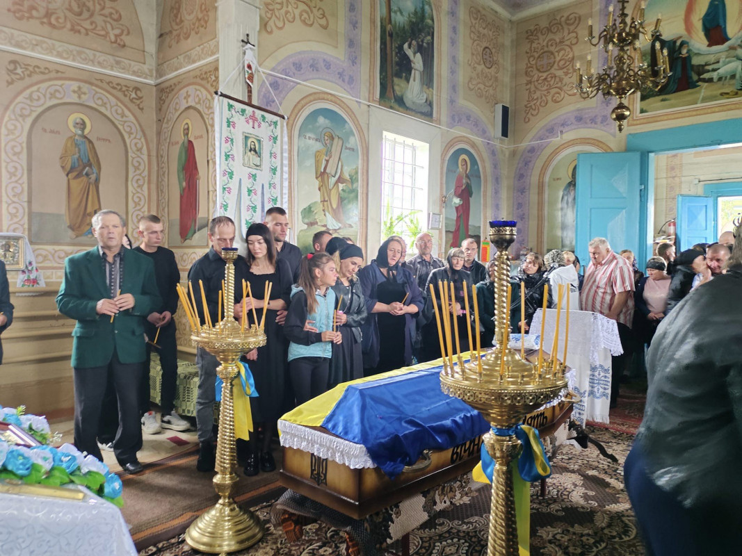 Був 3 тижні на передовій: громада на Волині попрощалася із 28 загиблим на війні Героєм-земляком Олександром Дубчуком