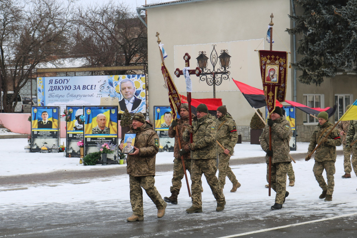 Навіки 48: у Луцькому районі попрощалися зі загиблим на війні Андрієм Головчуном