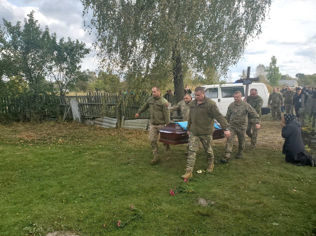 Життя обірвалося у відпустці вдома: на Волині поховали Героя Миколу Байрука