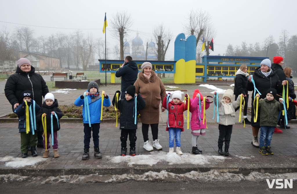 «Для нас – це одна хвилина, для них – Вічність»: у прикордонному місті на Волині вшанували тих, хто загинув від війни