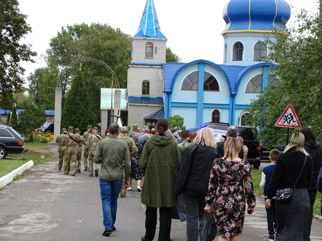 Ідентифікований за результатами тесту-ДНК: на Волині поховали Героя Володимира Олексюка