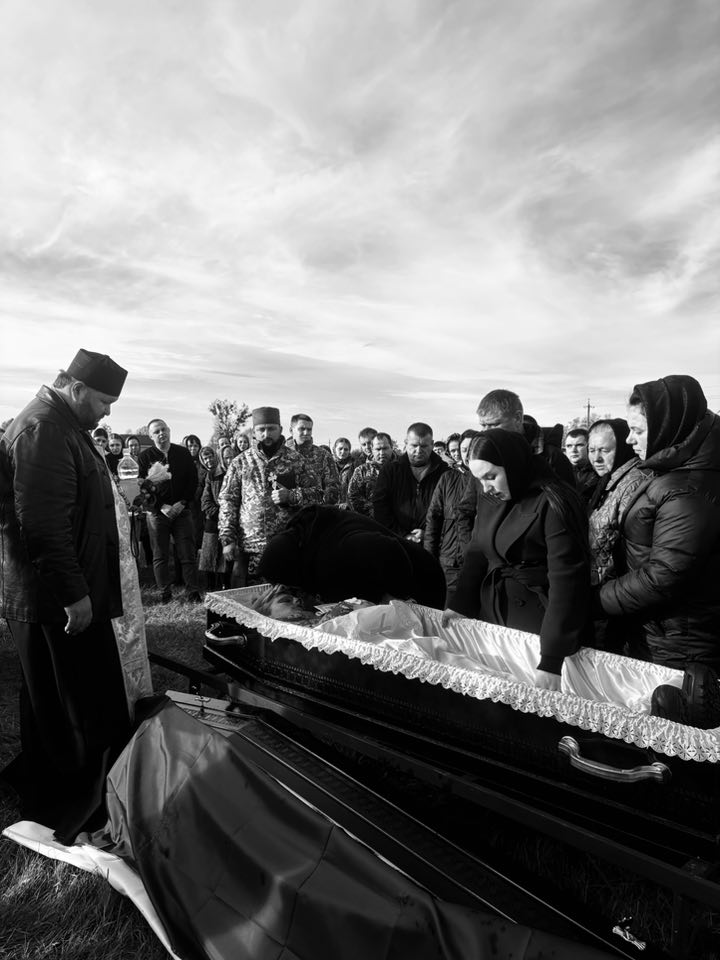 До останнього подиху боронив Україну: на Волині попрощалися із загиблим Героєм Іваном Кіпенем