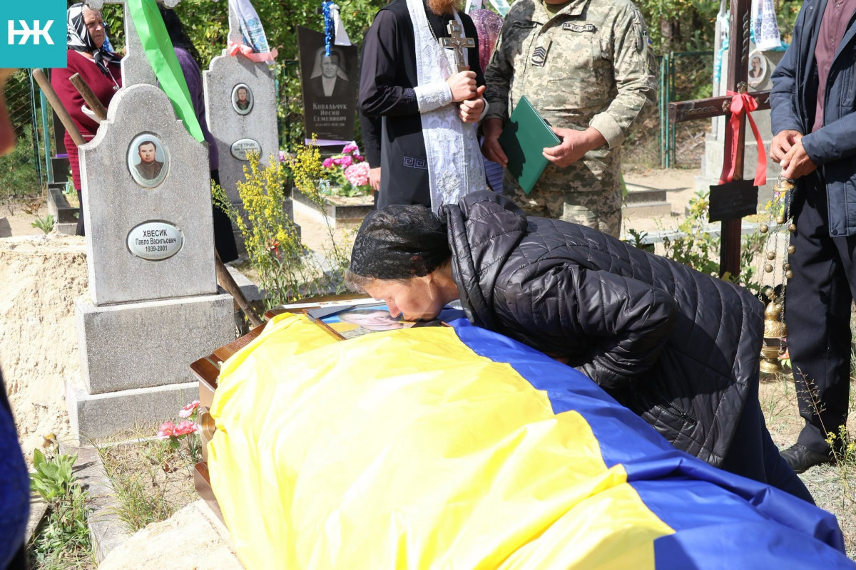 У громаді на Волині попрощалися із загиблим на Сумщині захисником Володимиром Хвесиком