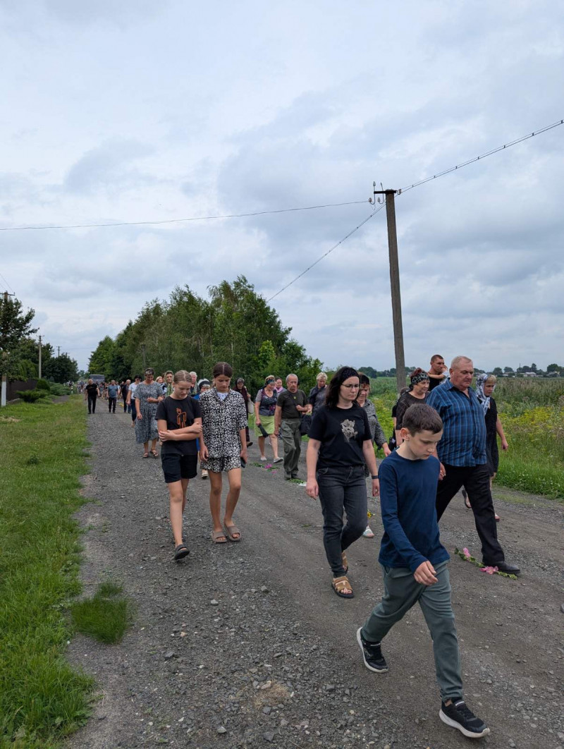 Серце не витримало пережитого на війні: на Волині попрощалися з Героєм Валерієм Вакулюком