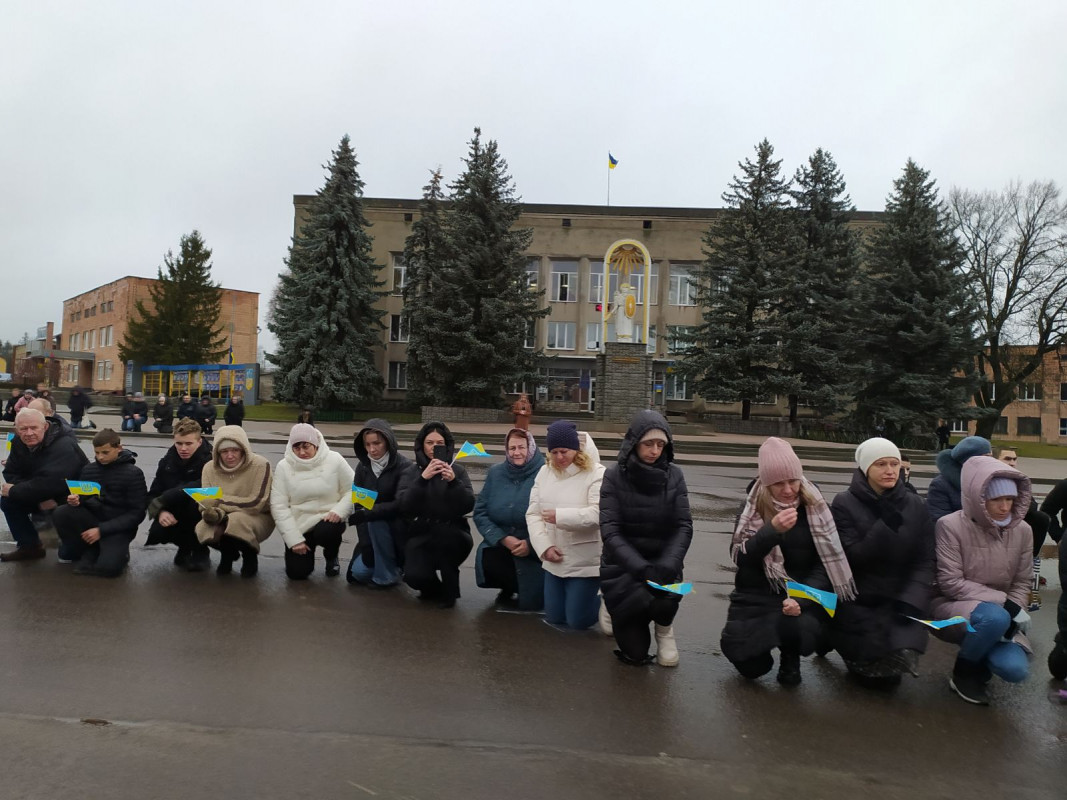 «Плакало навіть небо»: на рідну Волинь назавжди повернувся Герой Василь Солодуха