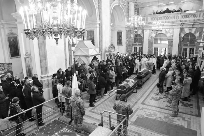 Загинули на Донеччині: у Луцьку попрощалися з Героями Олегом Троцюком та Ігорем Кунашиком