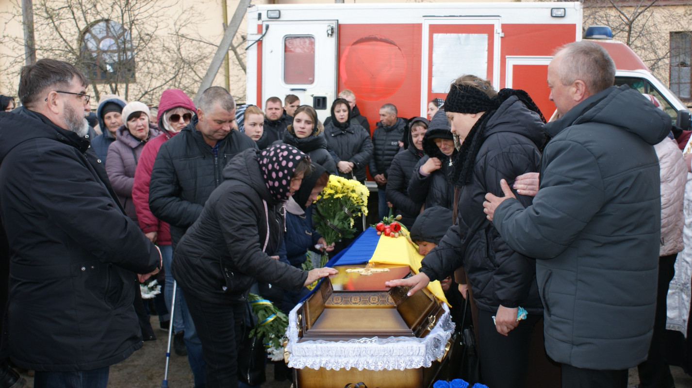 До останнього подиху – за Україну: у Луцькому районі попрощалися з Героєм Сергієм Мандзюком