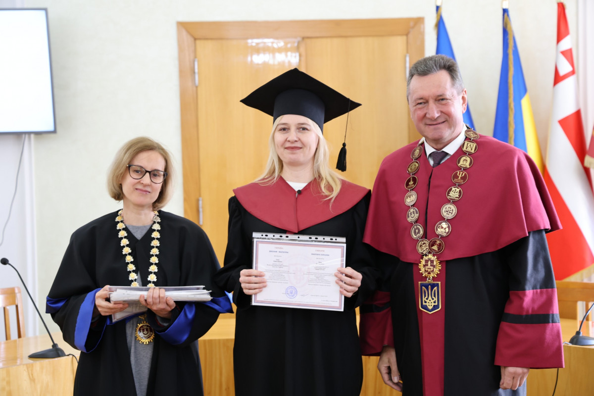 У волинському виші випускники-магістри інституту неперервної освіти отримали дипломи