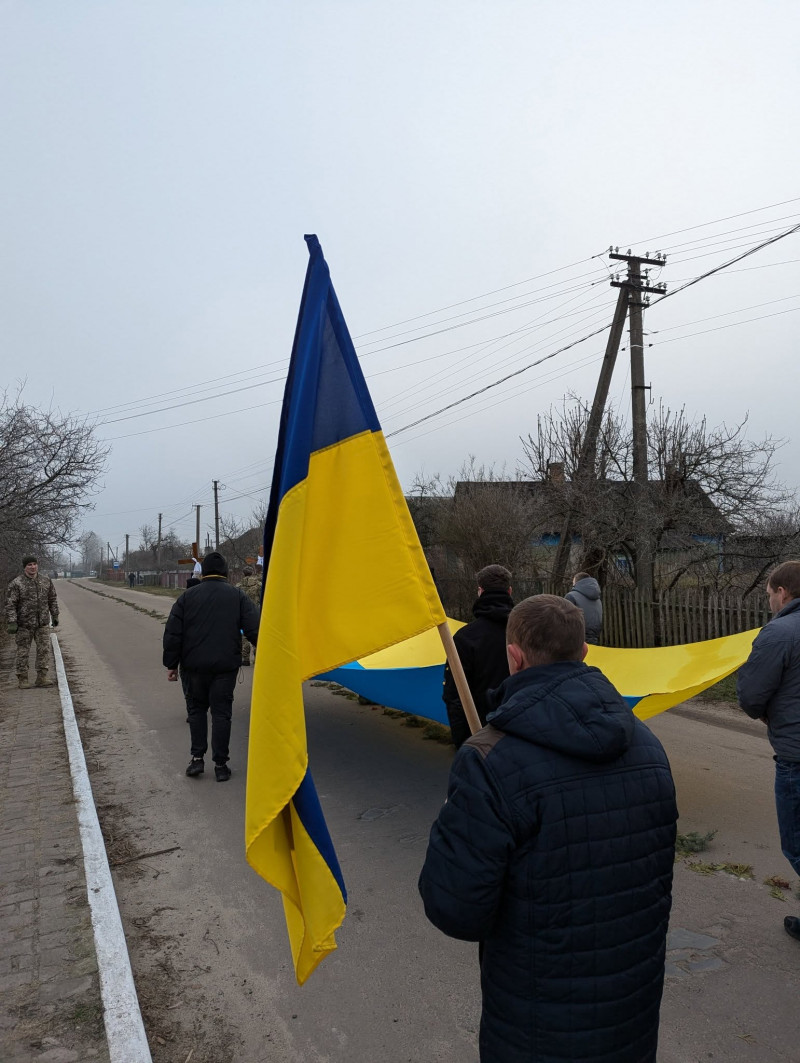 Завжди був готовий допомогти: на Волині провели в останню дорогу загиблого воїна Івана Оніщука