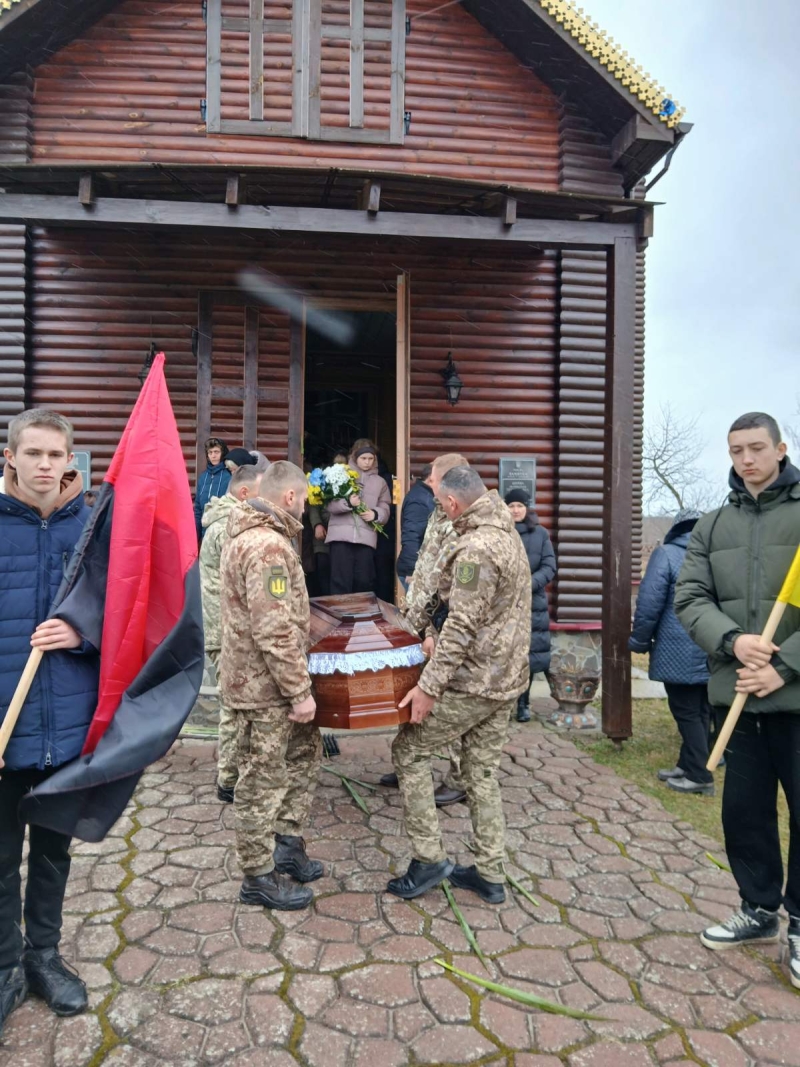 Серце зупинилося у лікарні внаслідок хвороби: на Волині попрощалися із військовослужбовцем Миколою Казміруком