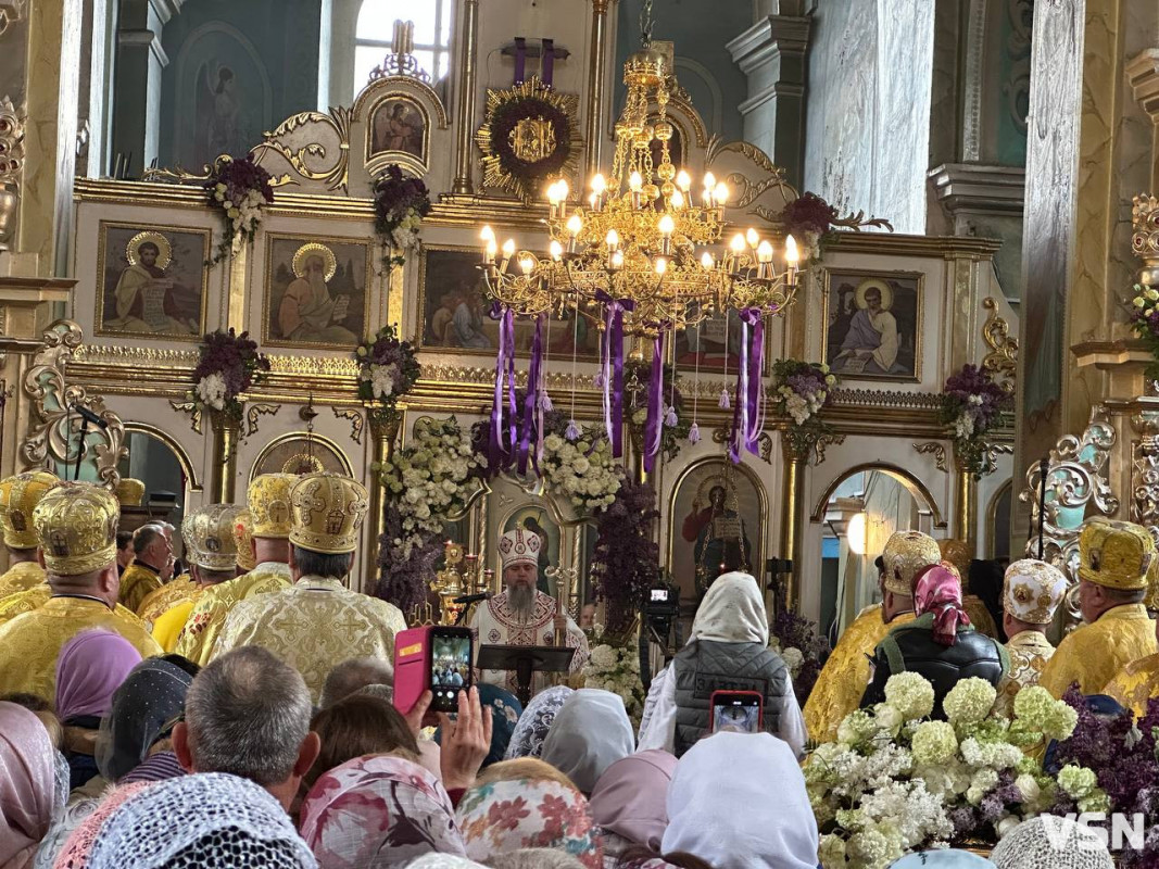 Сотні вірян прийшли на святкову літургію в Жидичинський монастир, яку очолив предстоятель ПЦУ Епіфаній