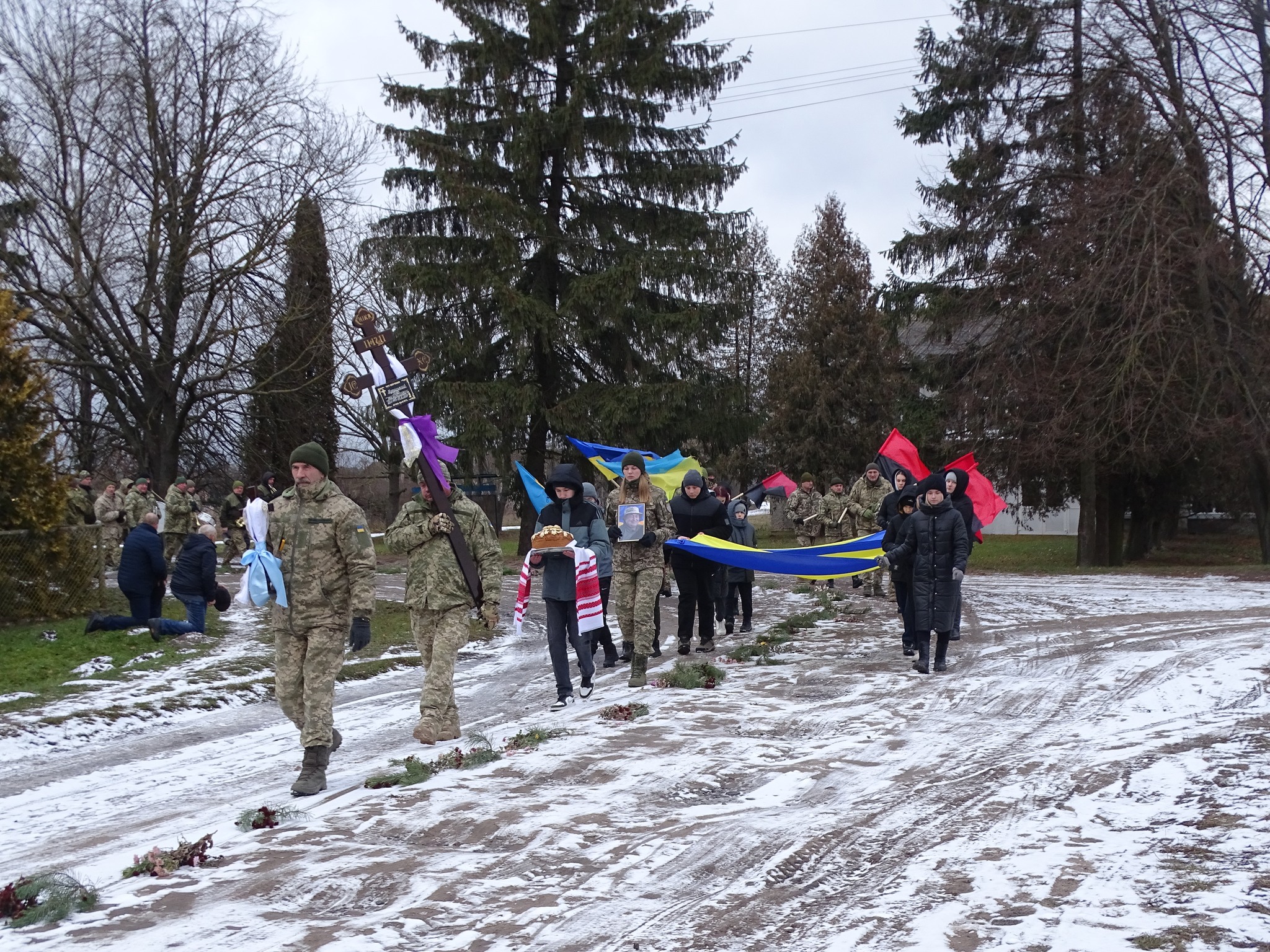 Боронив рідну землю упродовж двадцяти місяців: на Волині в останню земну дорогу провели Ігоря Корицького