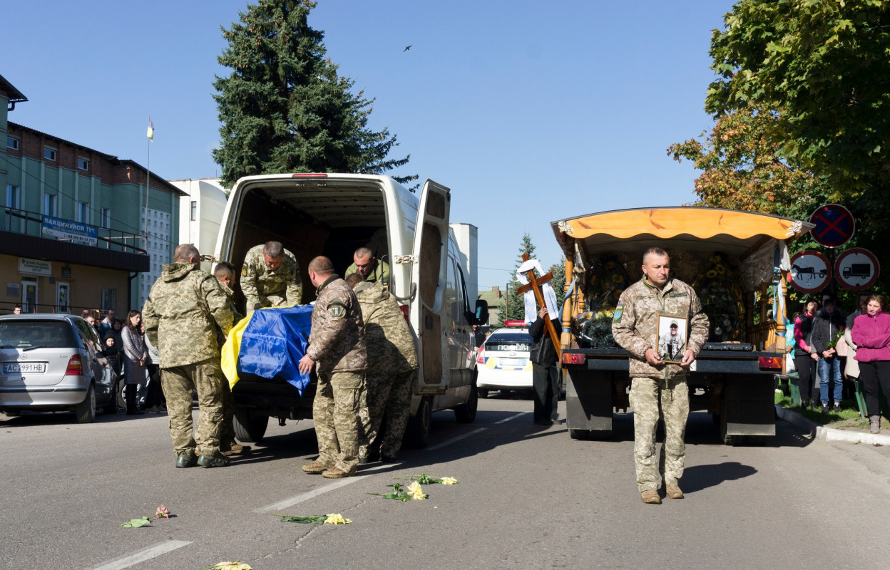 На Волині попрощалися із загиблим військовим медиком Сергієм Яворським. Фото