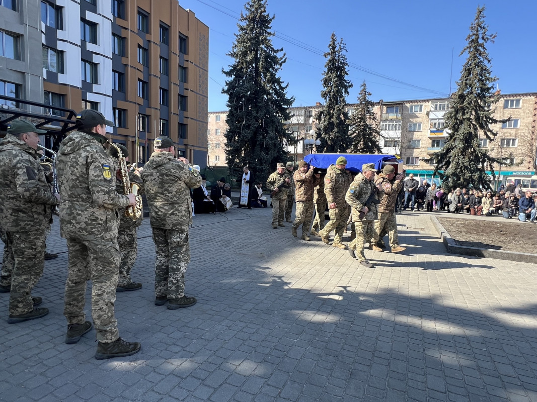 Другий день поспіль громада у жалобі: на Волині провели у вічність Героя Миколу Сахарчука