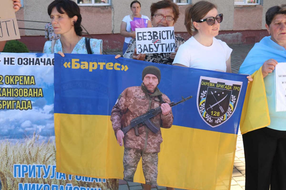 «Має повернутися кожен»: у місті на Волині провели акцію на підтримку полонених і зниклих безвісти військових