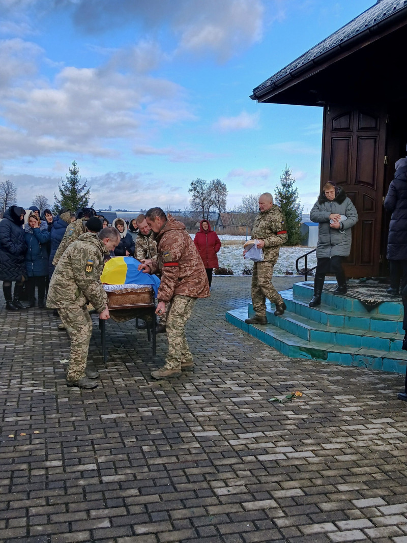 Серце зупинилося на Донеччині: волиняни провели в останню дорогу Героя Володимира Баглая